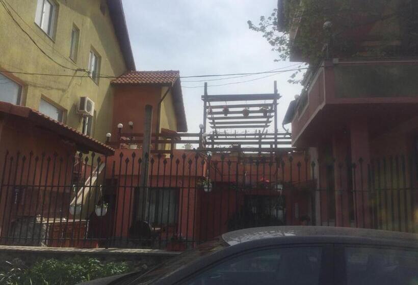 شقة غرفتين, Villa Cristina
