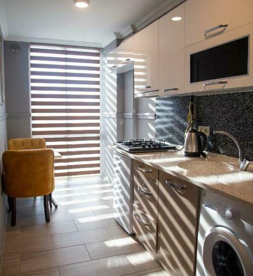 اتاق لوکس با چشم‌انداز دریا, Trabzon Asel Suite Otel