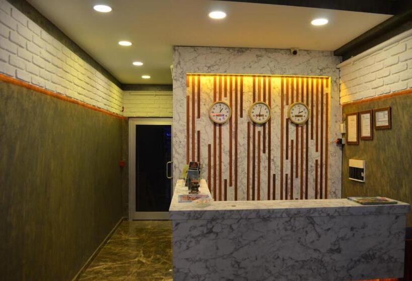 اتاق لوکس با چشم‌انداز دریا, Trabzon Asel Suite Otel