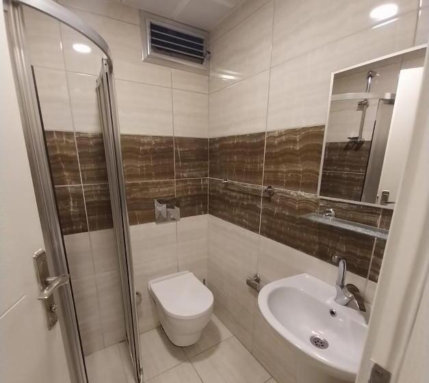اتاق لوکس با چشم‌انداز دریا, Trabzon Asel Suite Otel