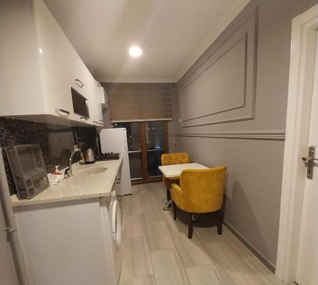 اتاق لوکس با چشم‌انداز دریا, Trabzon Asel Suite Otel