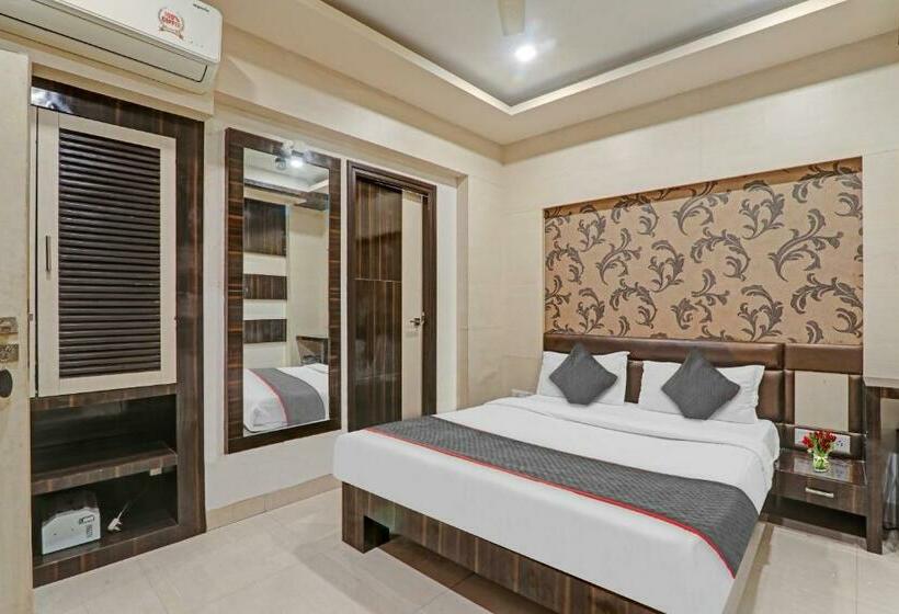اتاق لوکس سه تخته, Townhouse 1182 Hotel Tirupati Galaxy