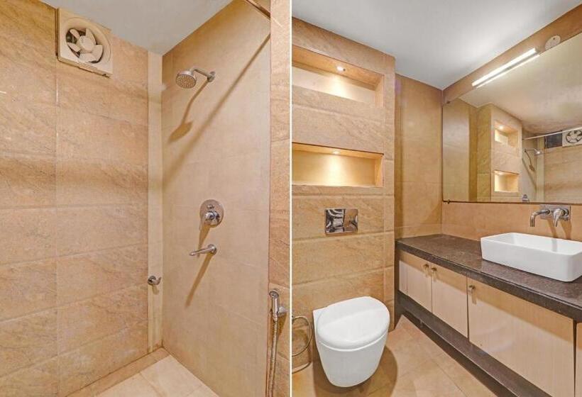 اتاق لوکس سه تخته, Townhouse 1182 Hotel Tirupati Galaxy