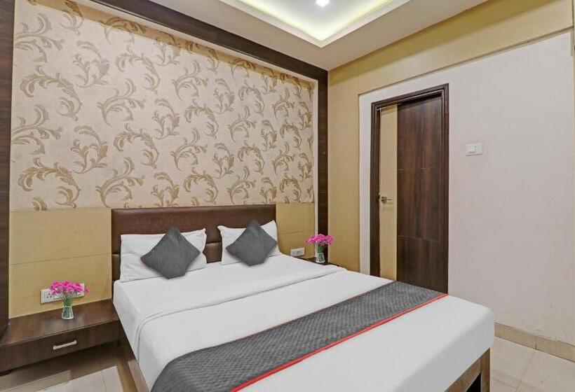 اتاق لوکس سه تخته, Townhouse 1182 Hotel Tirupati Galaxy