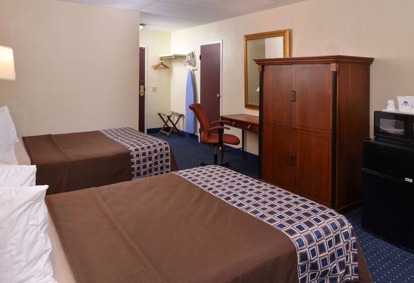 带2个双人床的标准工作室, Americas Best Value Inn Geneva