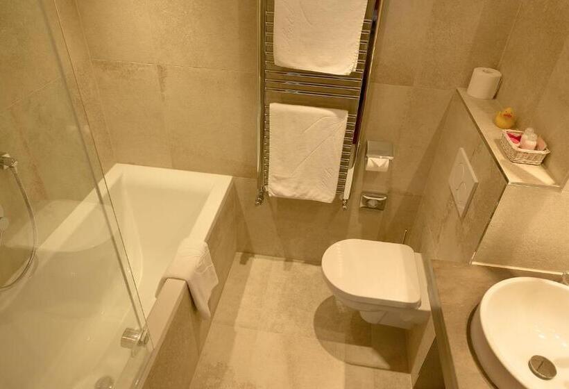 Номер Стандарт с Балконом, Lech & Residenz Chesa Rosa