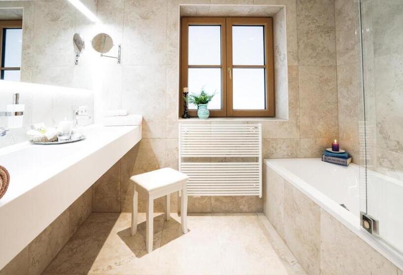 Номер Superior с Балконом, Lech & Residenz Chesa Rosa