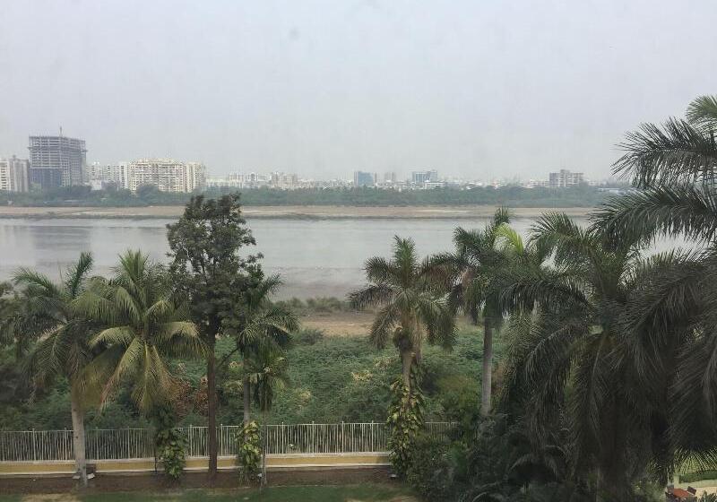 اتاق پرمیوم, Surat Marriott