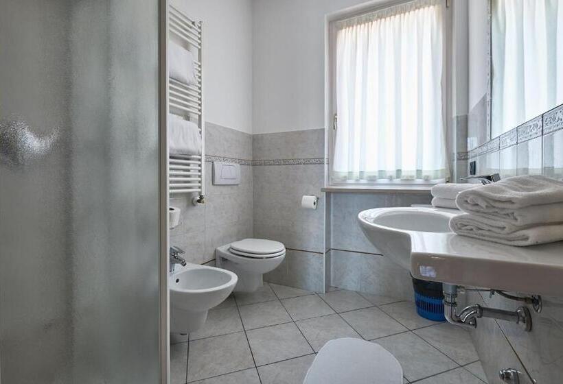 Apartamento 1 Dormitório, Villaggio Turistico Lugana Marina