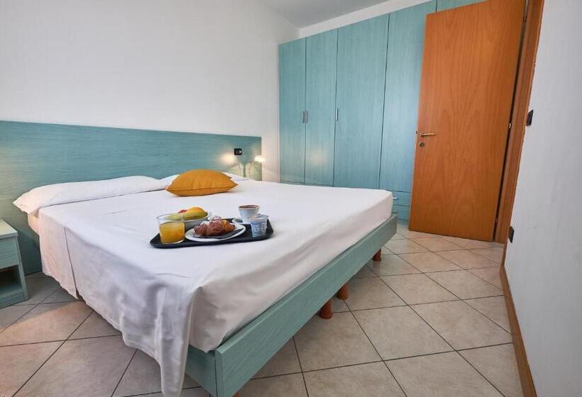 Apartamento 2 Dormitórios, Villaggio Turistico Lugana Marina