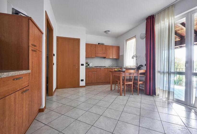 Apartamento 2 Dormitórios, Villaggio Turistico Lugana Marina