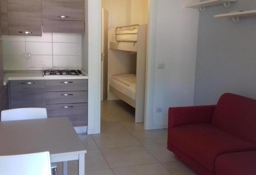 Apartamento 1 Dormitório Vista Piscina, Villaggio Turistico Lugana Marina