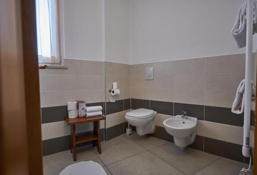 Apartamento 1 Dormitório Vista Piscina, Villaggio Turistico Lugana Marina