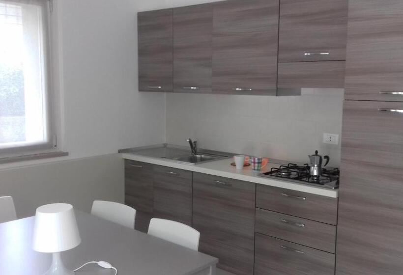 Apartamento 1 Dormitório Vista Piscina, Villaggio Turistico Lugana Marina