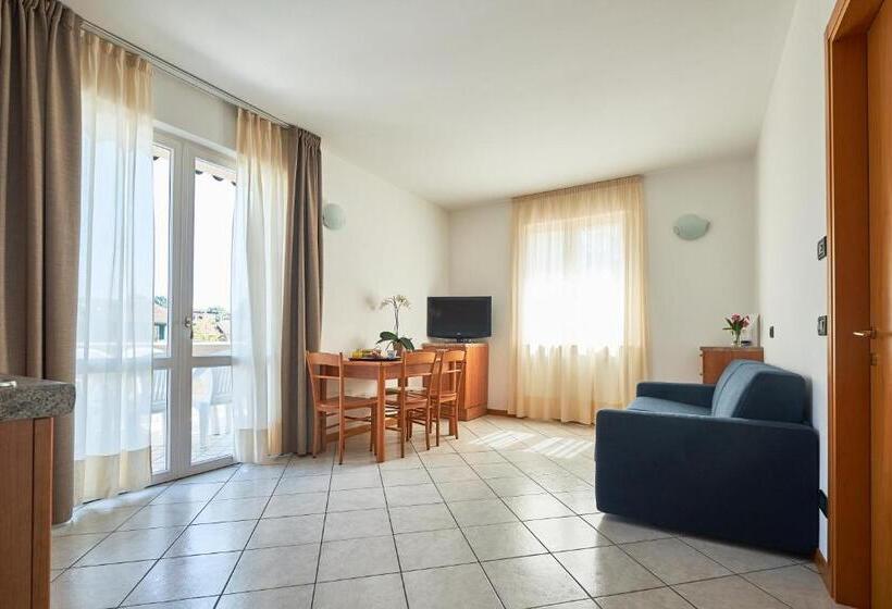 Apartamento 2 Dormitórios, Villaggio Turistico Lugana Marina