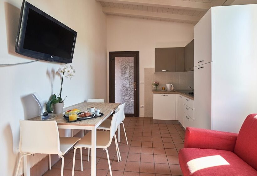 Apartamento 2 Dormitórios, Villaggio Turistico Lugana Marina