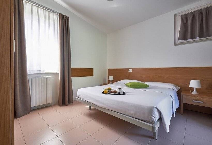 Apartamento 2 Dormitórios, Villaggio Turistico Lugana Marina