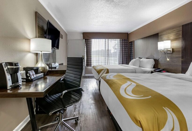 Номер Стандарт 2 Двуспальные Кровати, Quality Inn & Suites