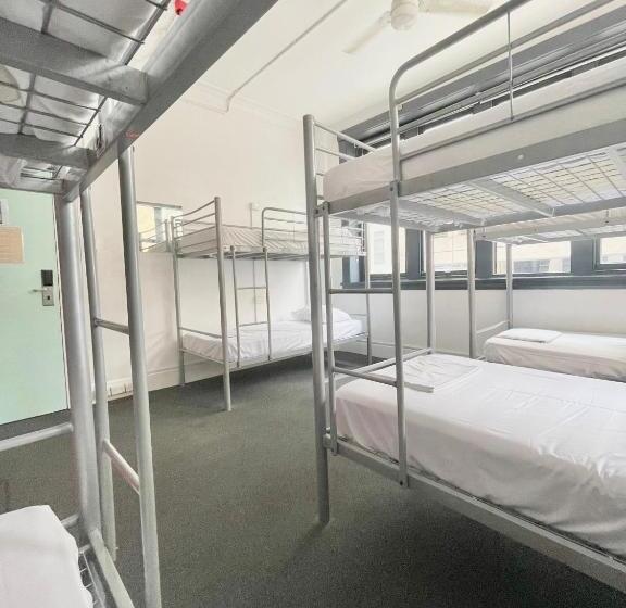 共同バス付シェアルーム, The Downing Hostel