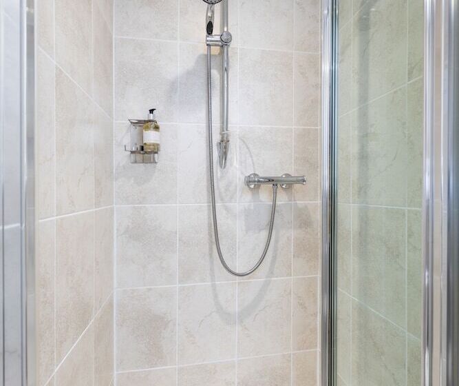 اتاق استاندارد, 2 Cambridge Villas