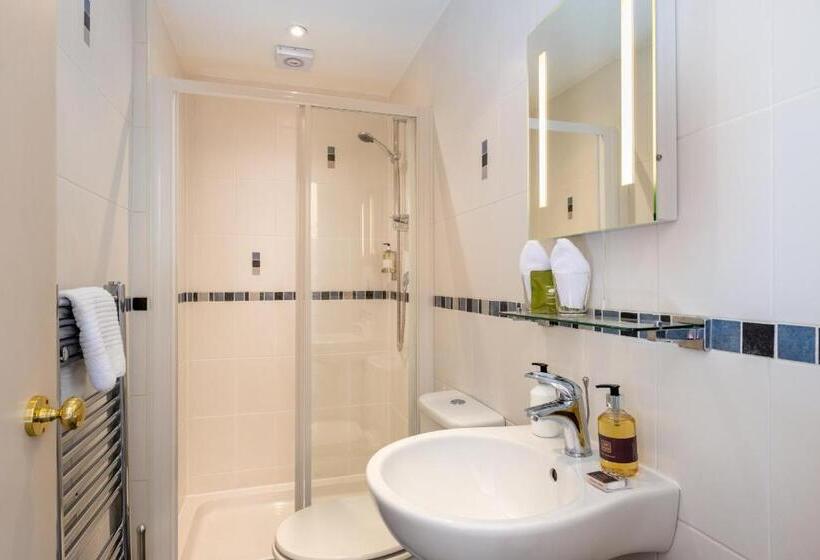 اتاق لوکس, 2 Cambridge Villas