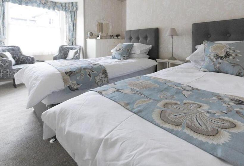 اتاق لوکس, 2 Cambridge Villas
