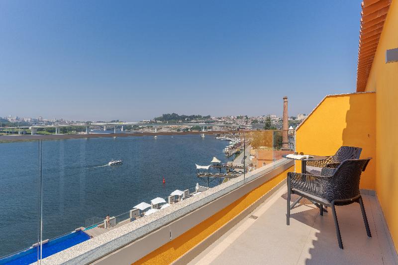 Полулюкс, Pestana Douro Riverside
