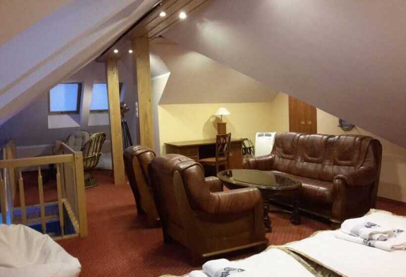 2 Bedroom Deluxe Apartment Sea View, Willa Kliper