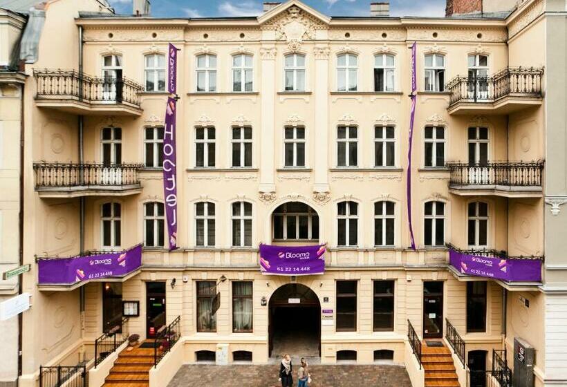Кровать в Общей Комнате, Blooms Boutique Hostel