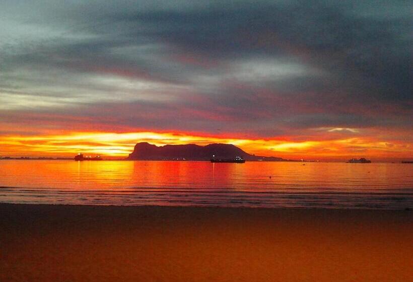 سوییت با چشم‌انداز دریا, El Bahía Algeciras