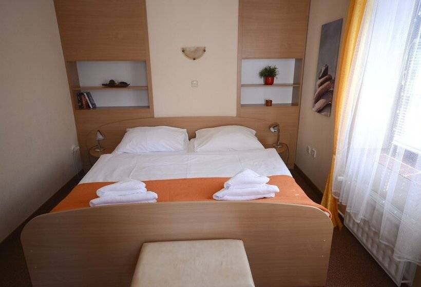 Апартаменты 1 Спальня, Paradies