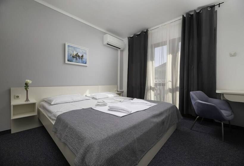 Семейный Номер, Meliores Rooms & Restaurant