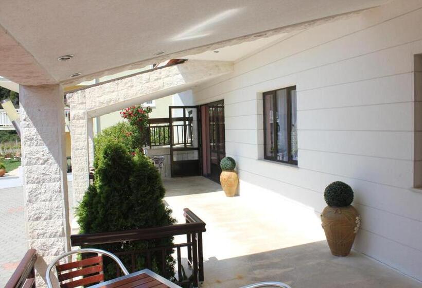 اتاق استاندارد سه نفره, Guesthouse San Antonio