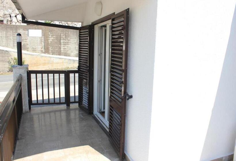 اتاق استاندارد سه نفره, Guesthouse San Antonio