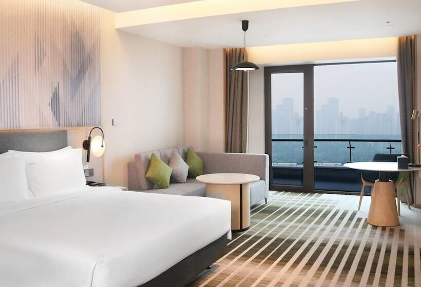 اتاق استاندارد با تخت دوبل, Holiday Inn Hotel And Suites Wuhan New City By Ihg
