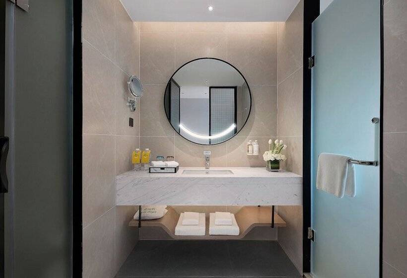 اتاق استاندارد با تخت دوبل, Holiday Inn Hotel And Suites Wuhan New City By Ihg