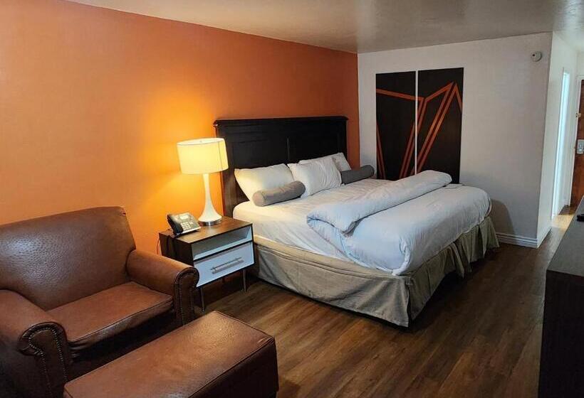 Семейный Номер, B&j Hotel And Apartments