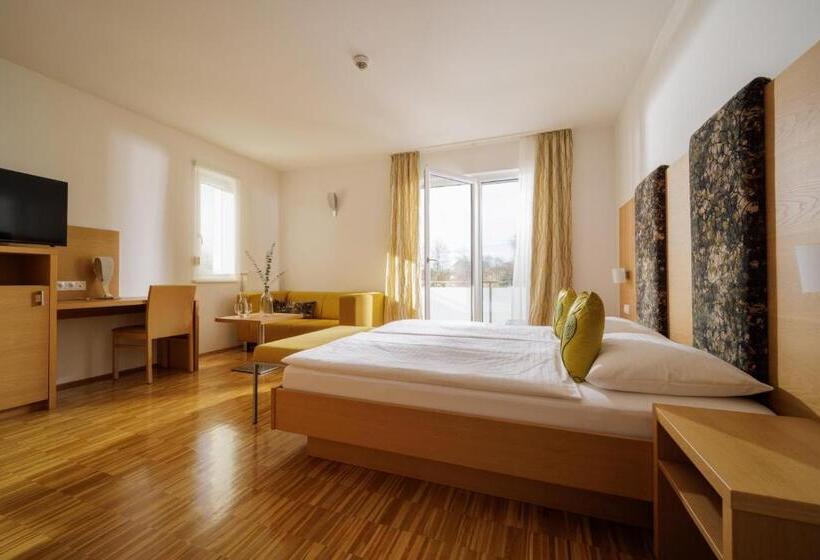 Номер Superior Вид на Бассейн, Garni Toscanina   Adults Only