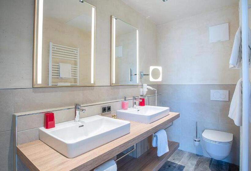 Полулюкс с Балконом, Seehotel St Hubertus