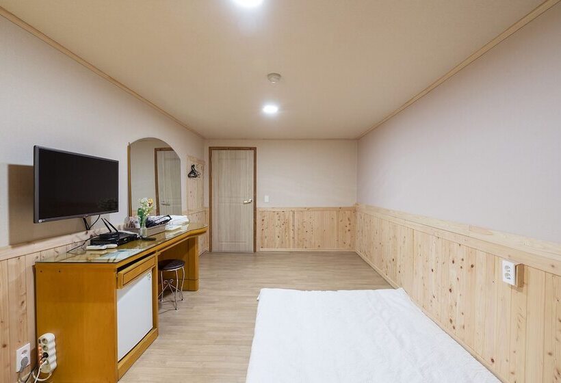 Номер Стандарт, New Jeju