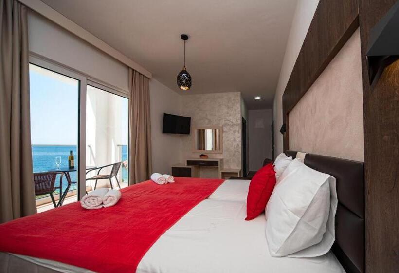 اتاق لوکس با بالکن و چشم‌انداز دریا, David Lux Beach Rooms