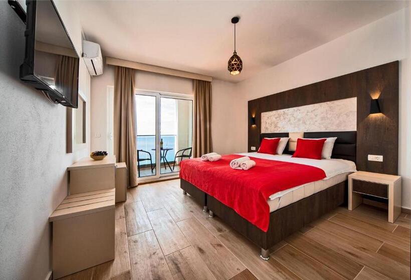 اتاق لوکس با بالکن و چشم‌انداز دریا, David Lux Beach Rooms
