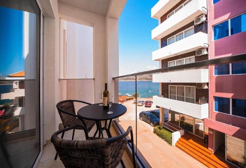 اتاق لوکس با چشم‌انداز دریا, David Lux Beach Rooms