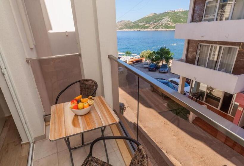 اتاق لوکس با چشم‌انداز دریا, David Lux Beach Rooms