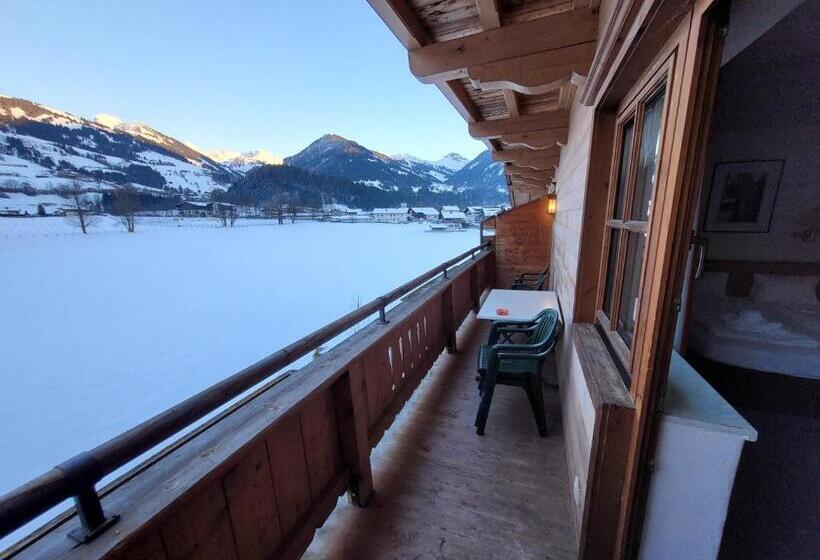 اتاق خانوادگی با چشم‌انداز کوه, Ferienhotel Alpenhof