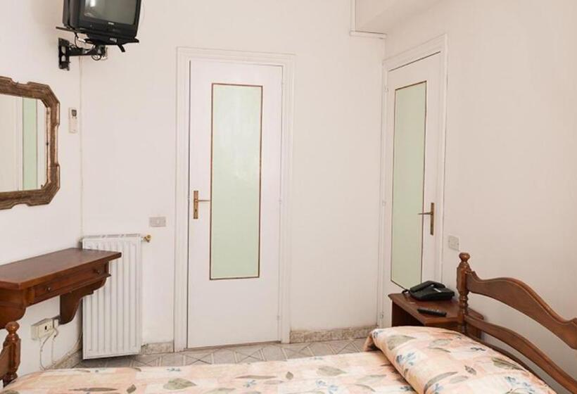 غرفة قياسية فردية, Del Postiglione