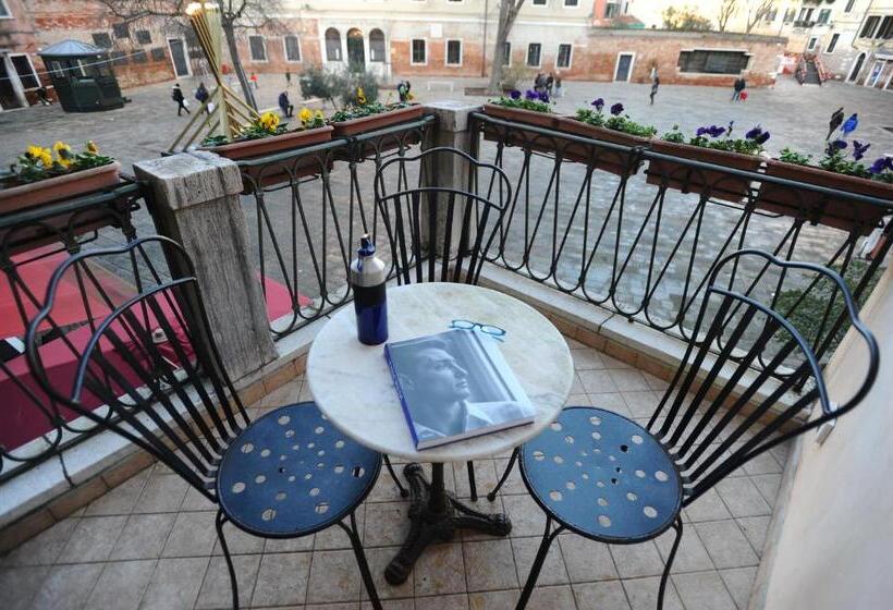 סוויטת ג'וניור עם טרסה, Locanda Del Ghetto