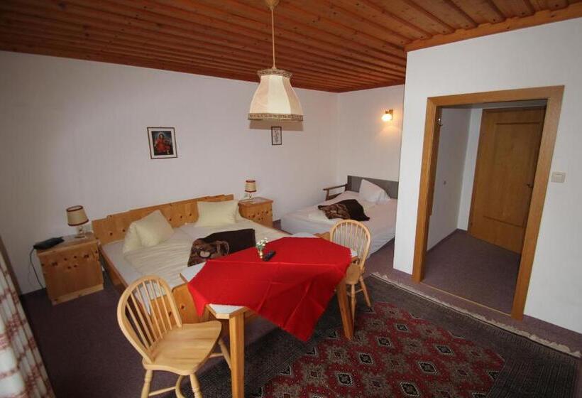 اتاق استاندارد سه نفره, Pension Hubertushof Beim Römerbad