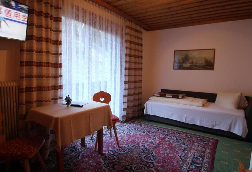 اتاق استاندارد سه نفره, Pension Hubertushof Beim Römerbad