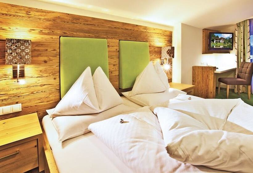 Номер Стандарт с Балконом, Landhotel Alpenhof Filzmoos
